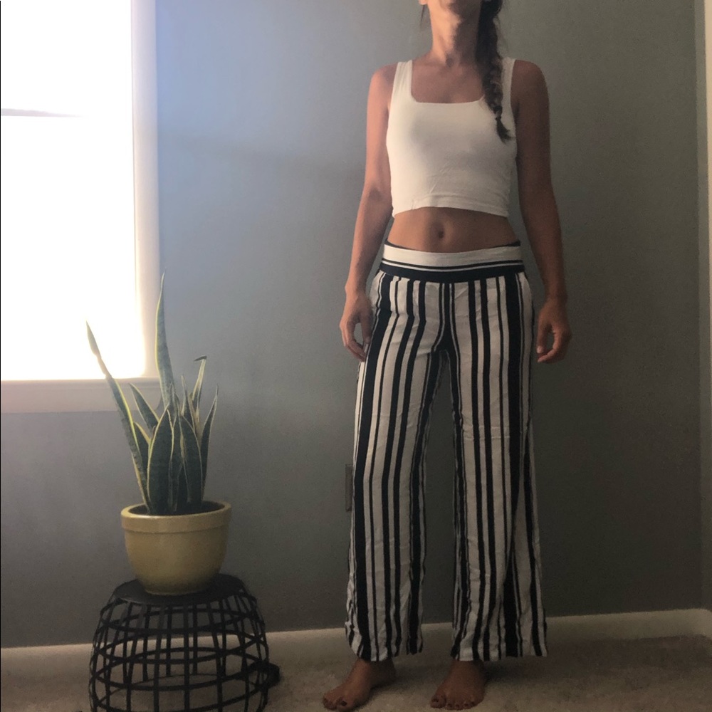 Flowy dark blue and white beachy pant